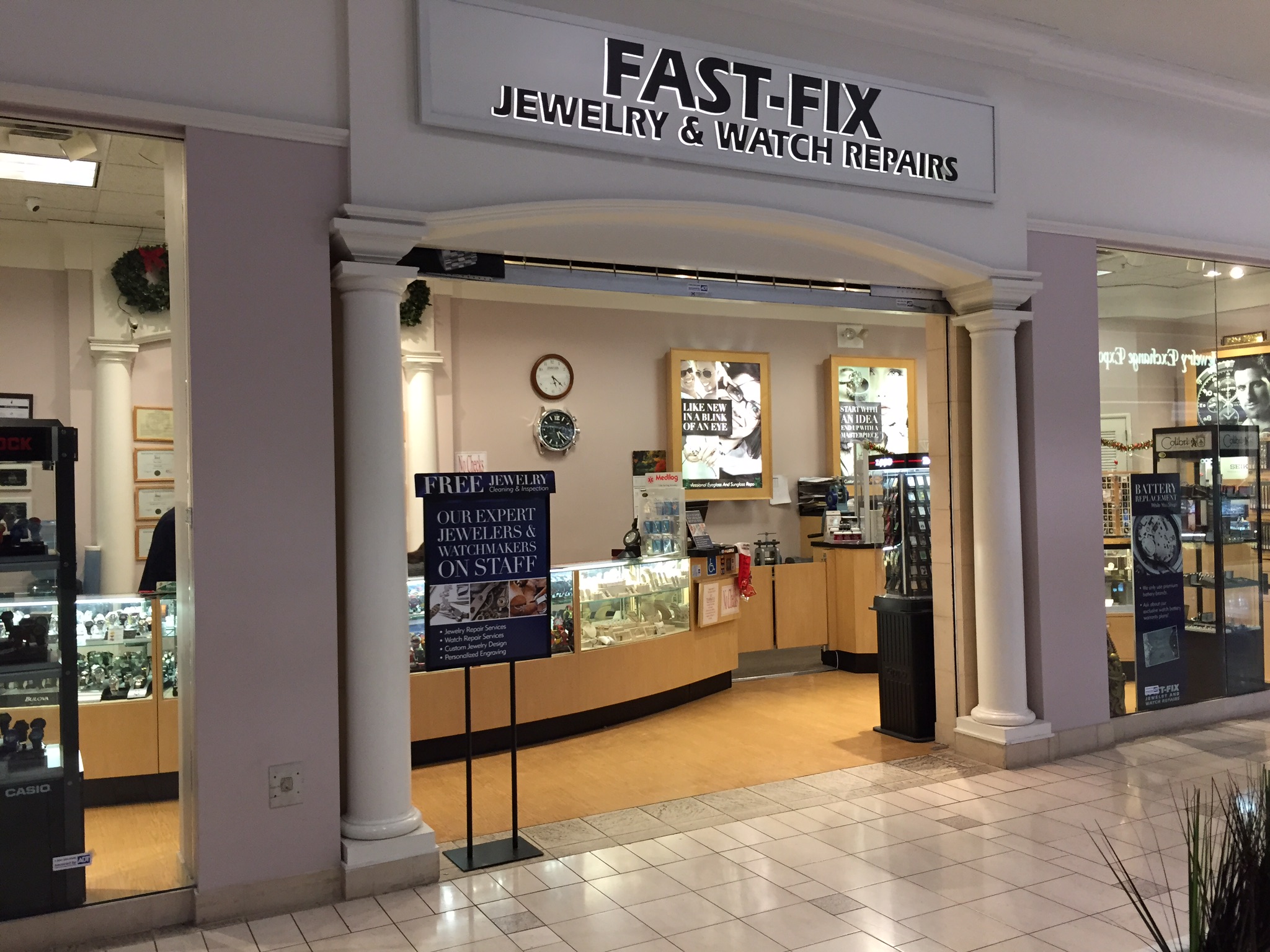 Fast Fix store front at Sunvalley Mall
