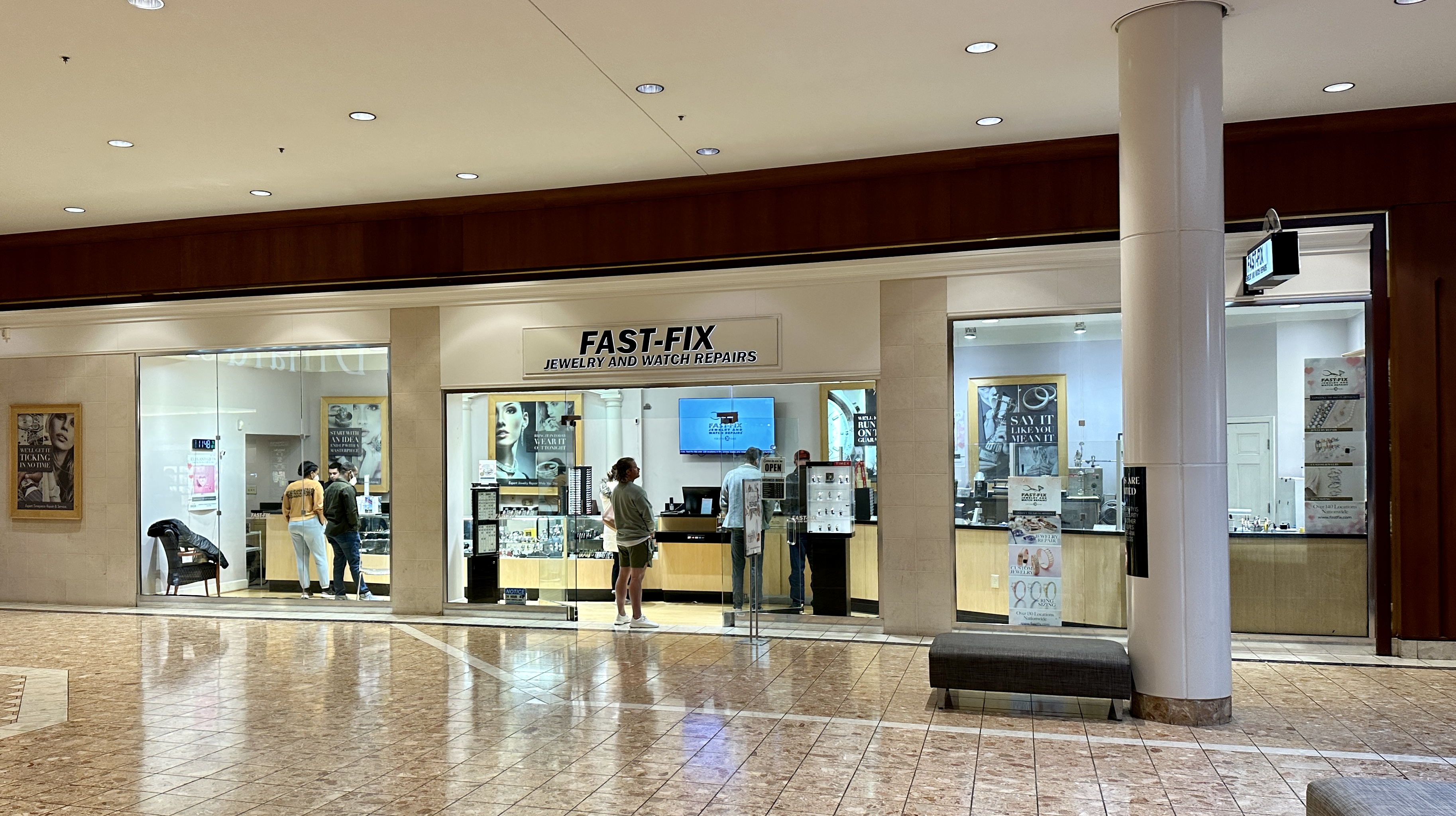 St Louis Galleria Mall - Storefront pic of Fast-Fix store